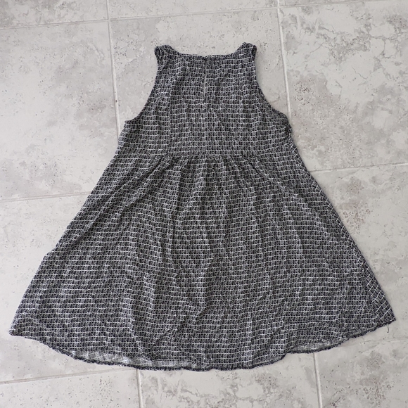 H&M Black and White Patterned Short Sleeveless Summer Dress - size 12 - Picture 2 of 4